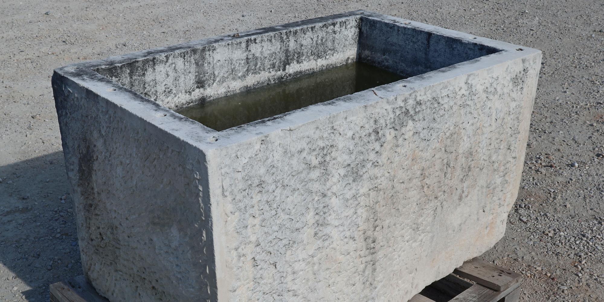 Bassin calcaire en vente chez Roches et Galets