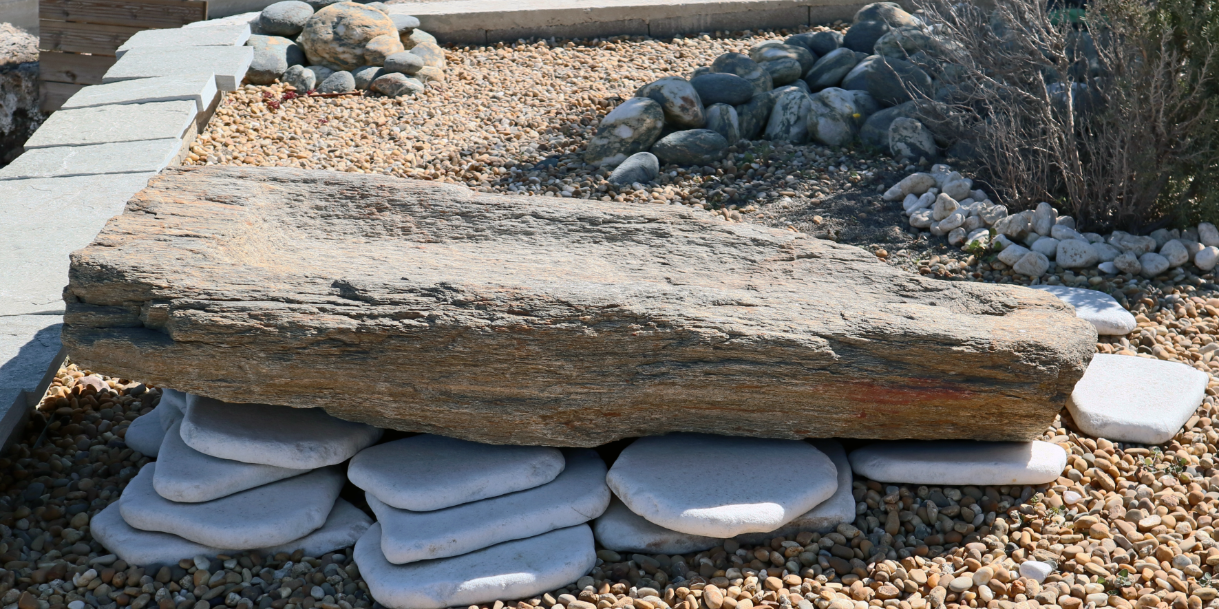 Bassin gneiss en vente chez Roches et Galets