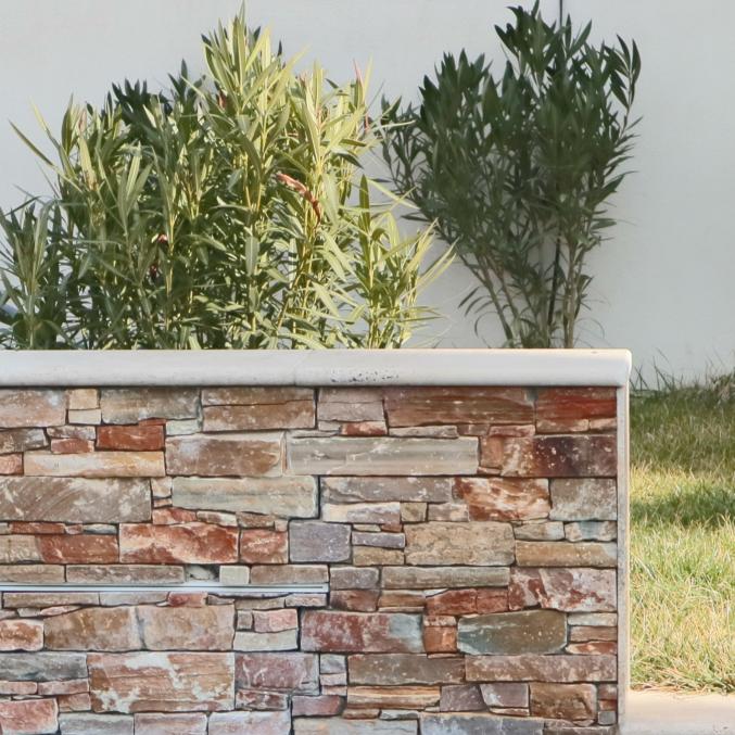 Revêtements en pierre naturelle pour murs extérieurs et intérieurs, murets, cheminées, comptoirs, barbecue, piliers de portail, fontaines